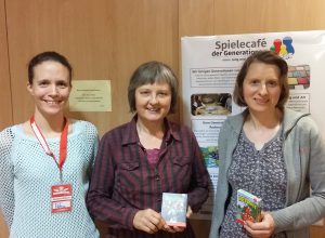 Bild: Petra Fuchs mit 2 Gewinnerinnen