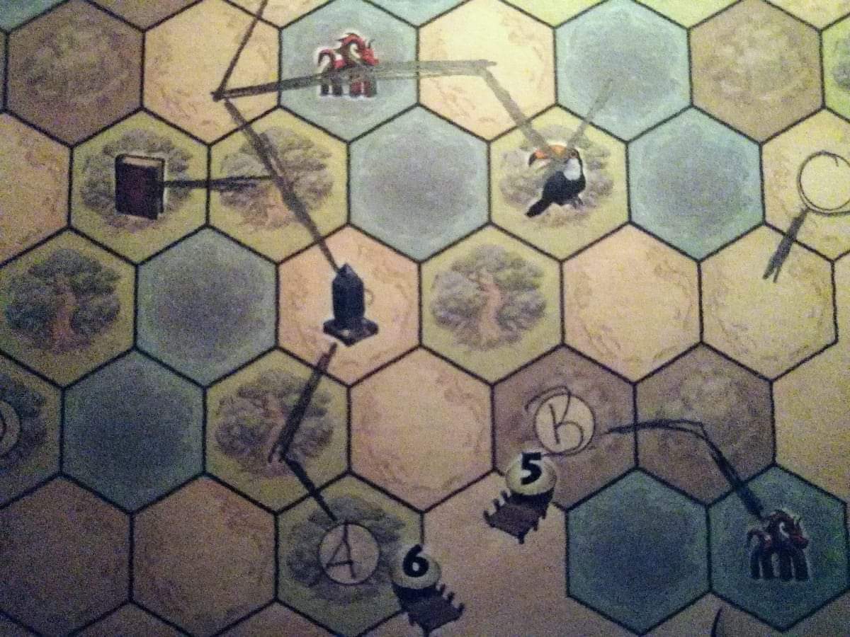 Mögliche Wege wurden auf dem Spielblatt eingezeichnet. 