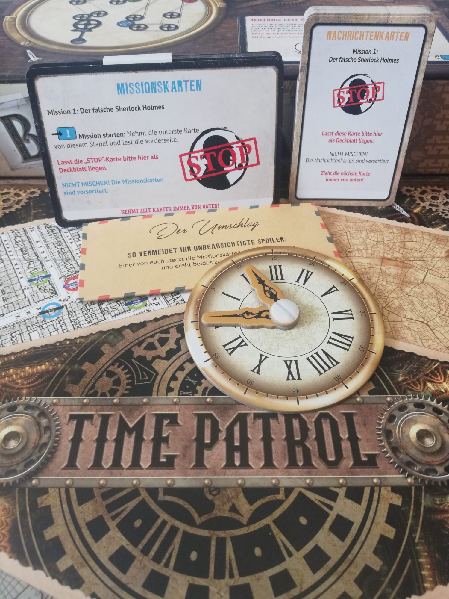 Moses 90373 – QUIZscape: Gioco Da Tavolo Escape Room Con Quiz, Per 2-5 Giocatori, Dai 12 Anni