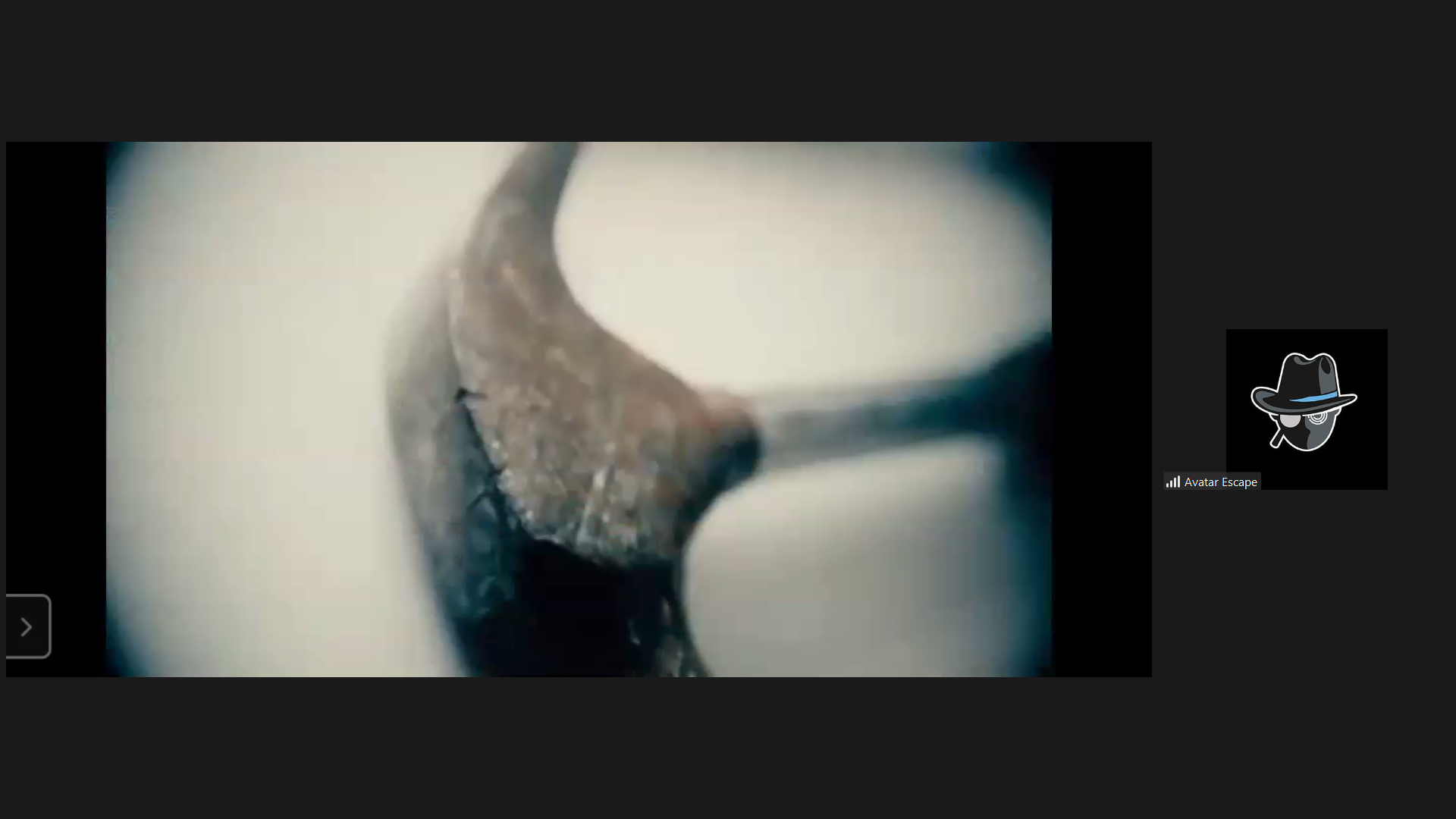Ein Bild mit einem mysteriösen Hammer