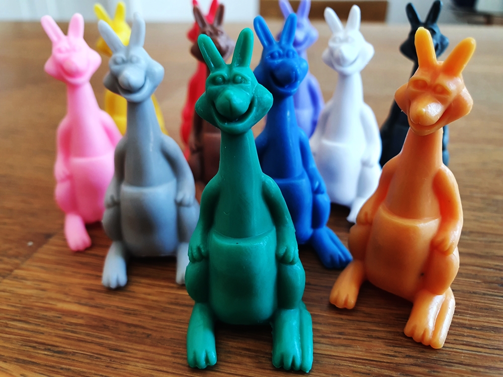 Elf bunte Känguru-Figuren