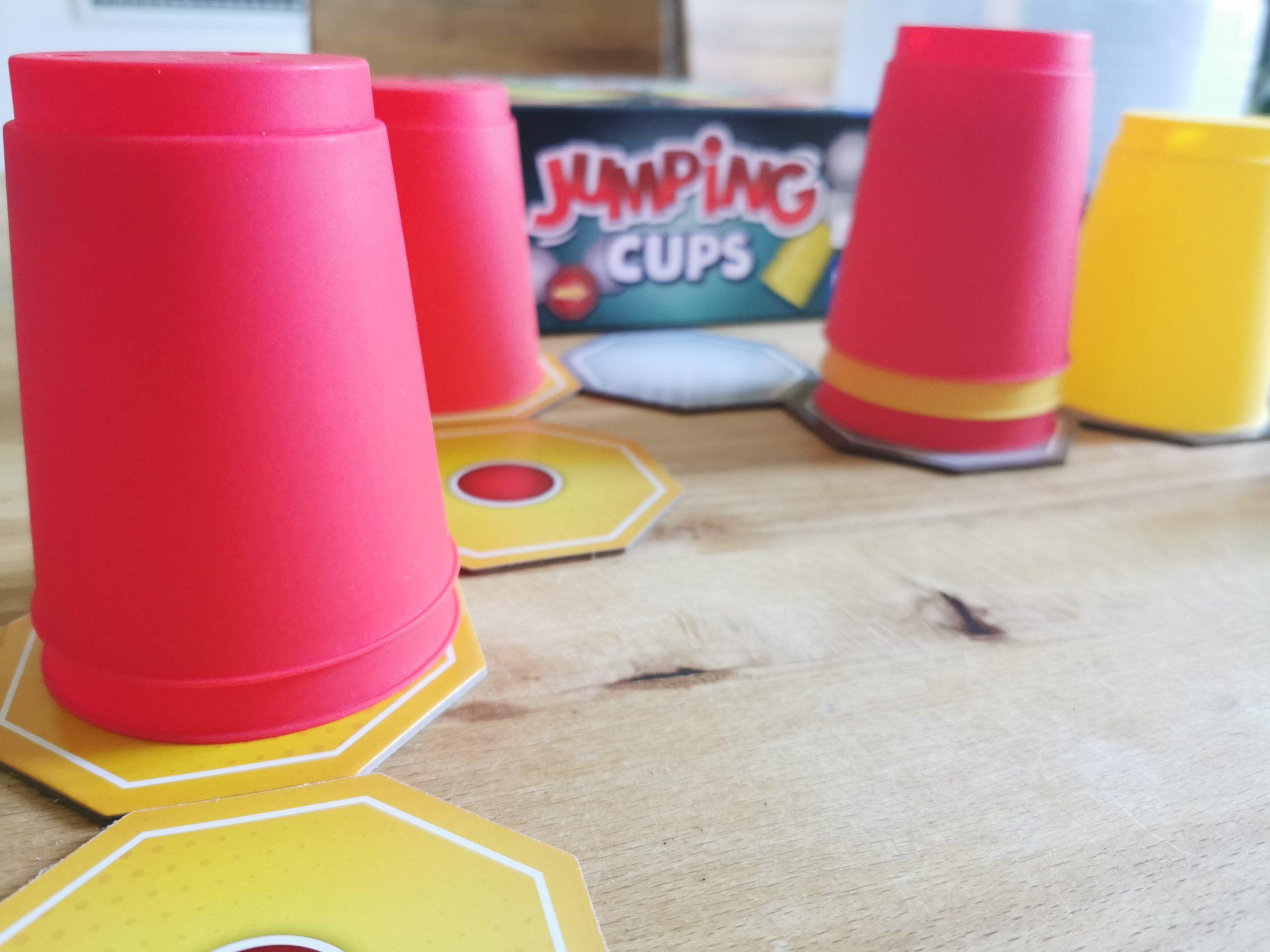 Jumping Cups Bewegung der Becher