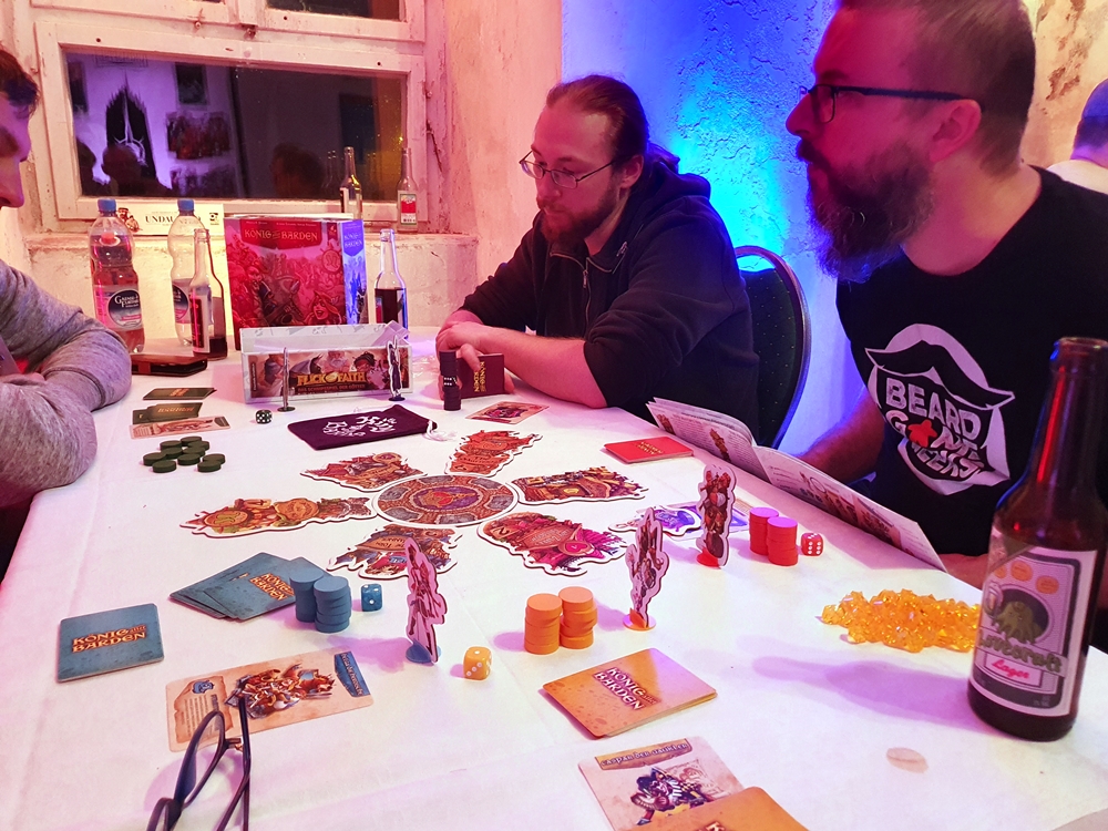 Spielerunde bei "König der Barden"