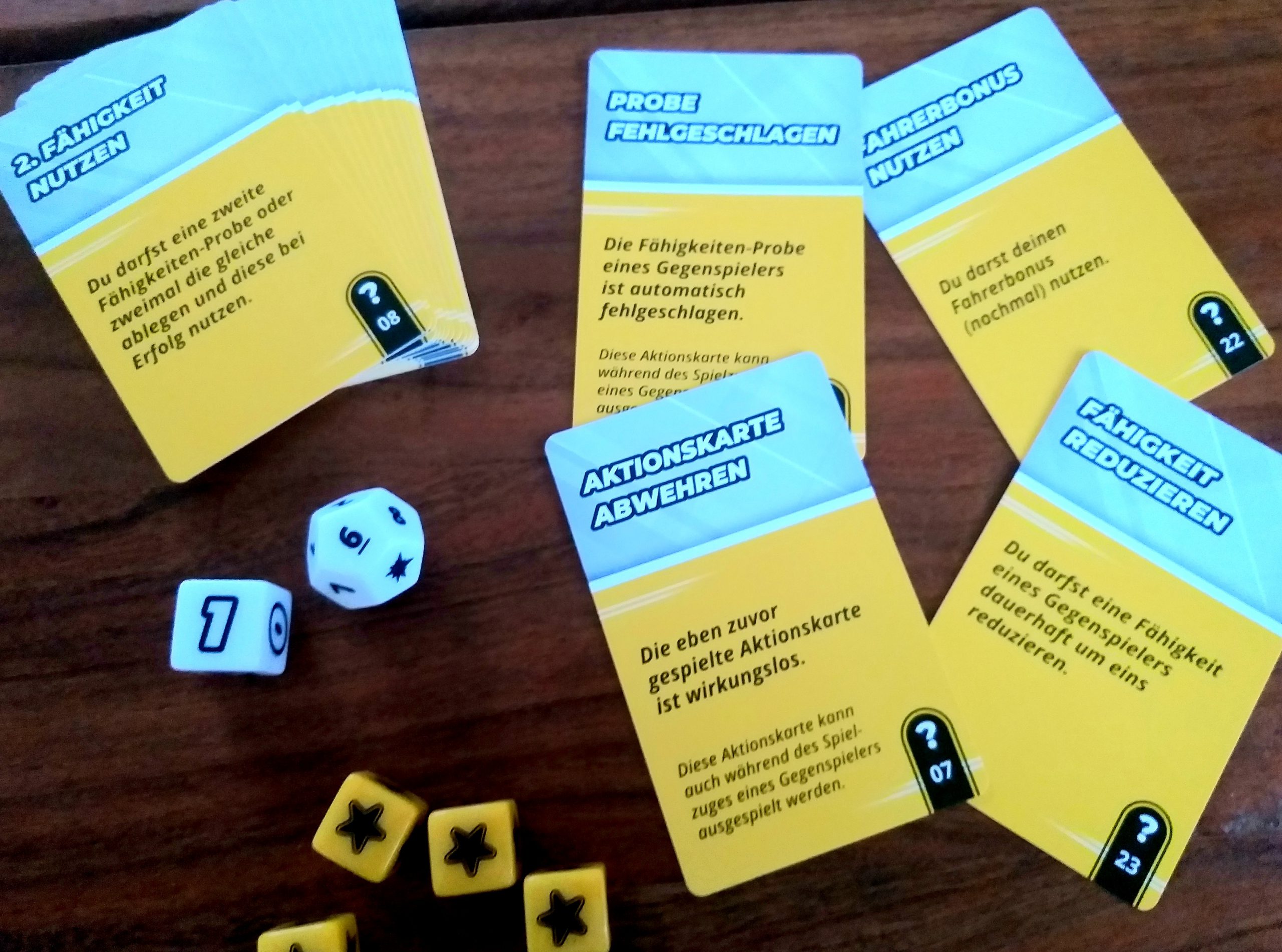 Aktionswürfel und Aktionskarten