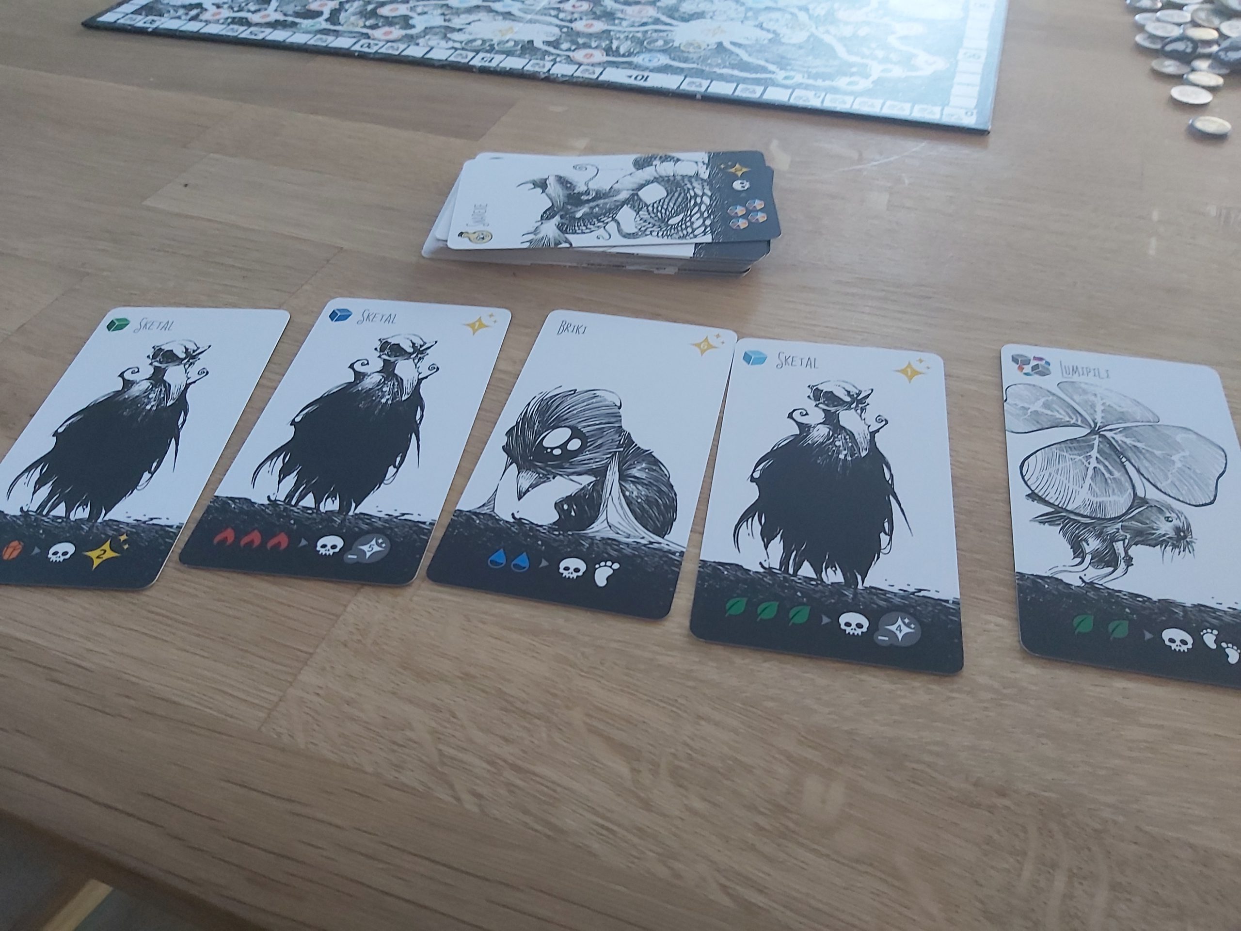 Zu sehen sind die verschiedenen Gefährt:innen, auf die man im Verlauf von Glow trifft.