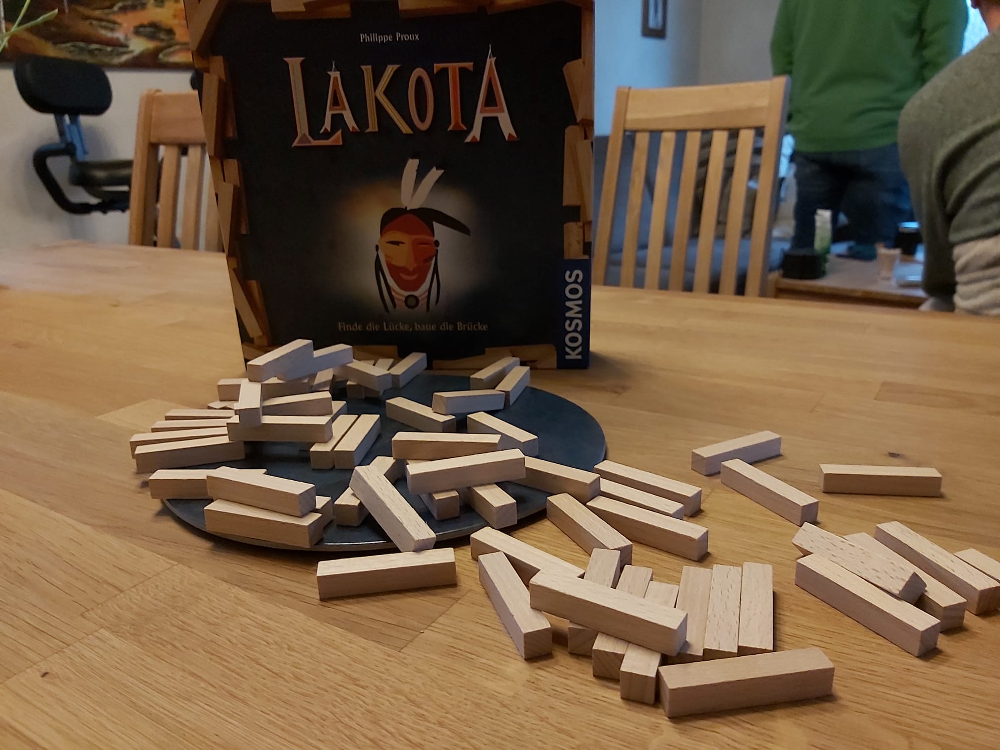 Zu sehen ist das Spiel Lakota von Kosmos.
