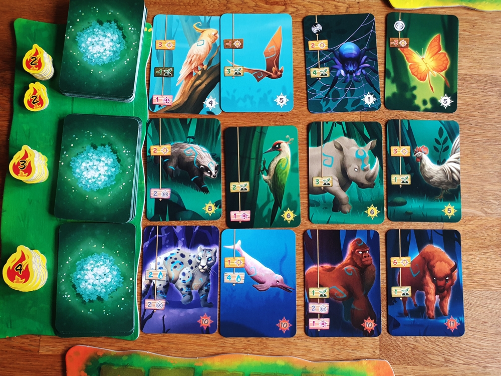 Kartenauslage zum Kauf, jeweils 4 Karten und drei unterschiedlichen Preisstufen und somit Effekten