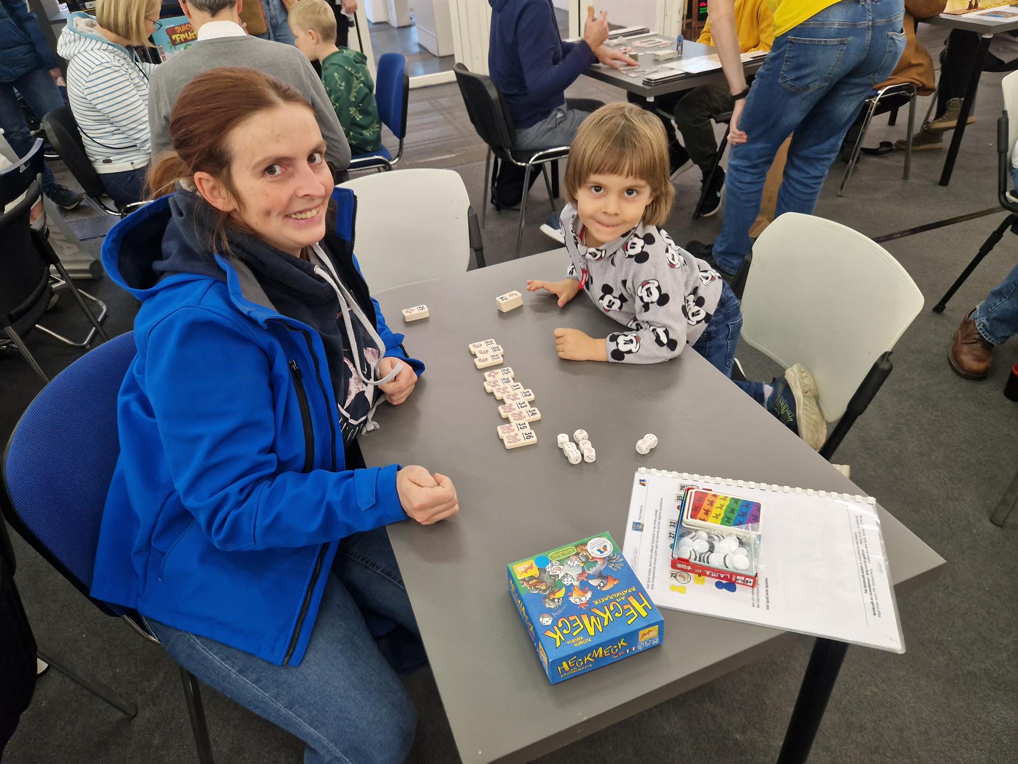 Spielende Familie
