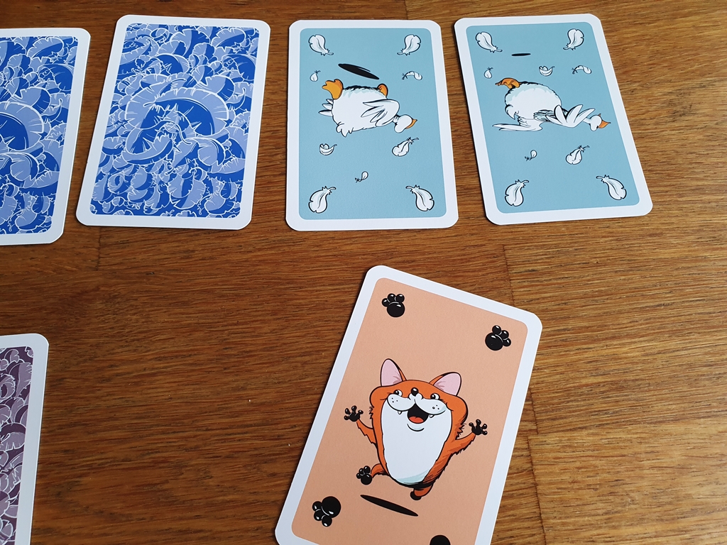 Ein Fuchs wurde ausgespielt. Beim Mitspielenden wurden zwei Gänsekarten aufgedeckt