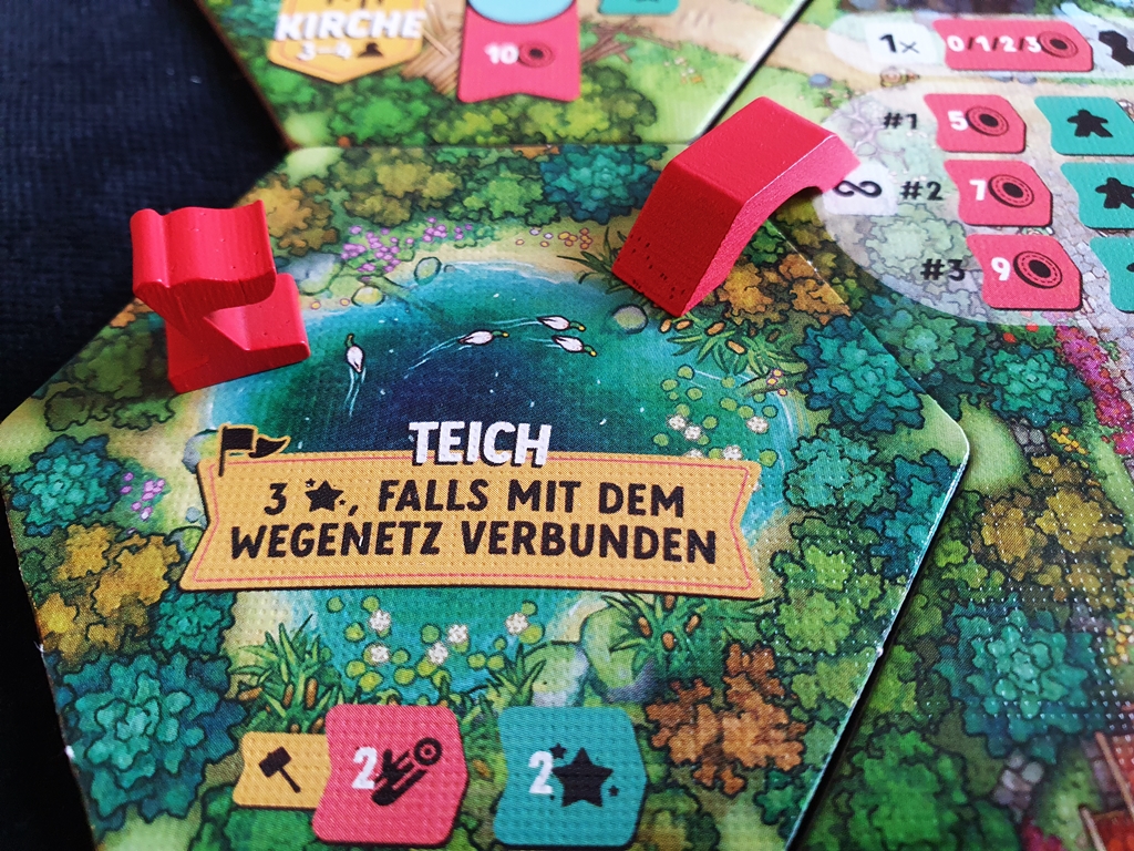 Ein Teich wurde angebaut und als Weg mit einer Brücke verbunden