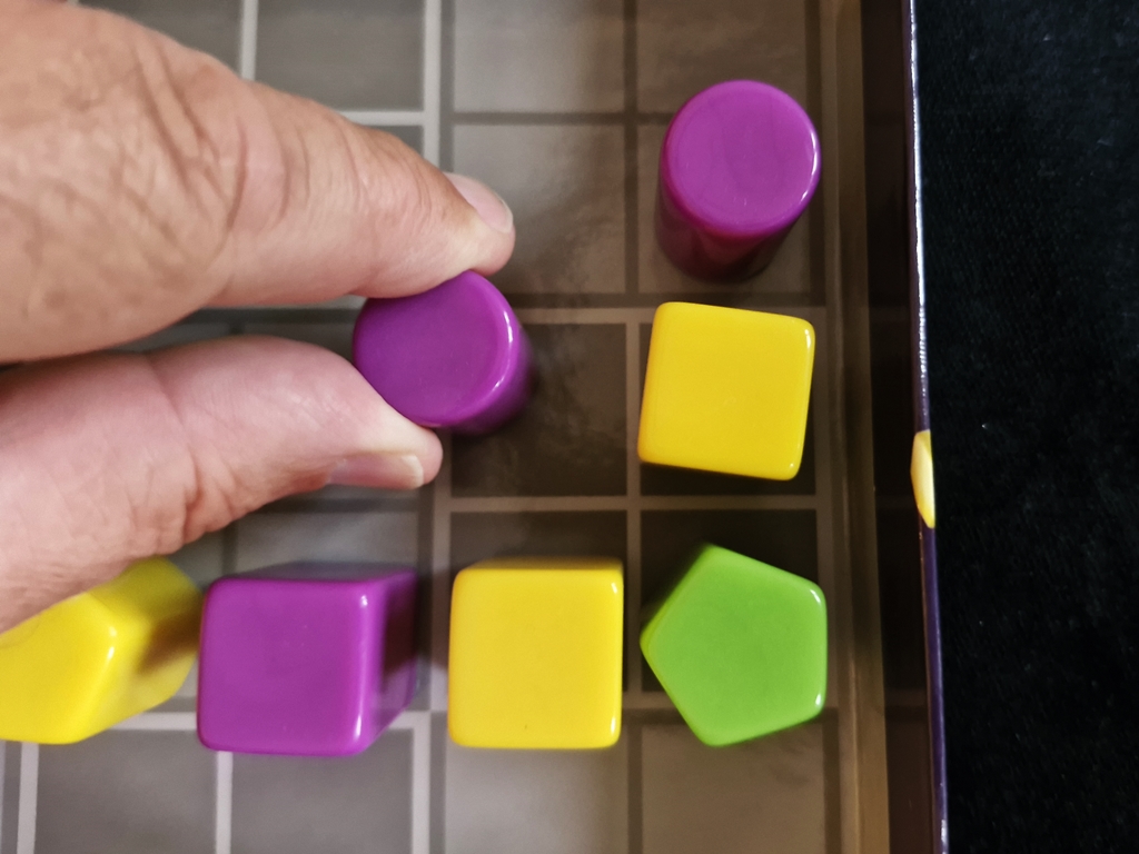 Der zweite Spielzug dient schon der Verhinderung eines schnellen Sieges.