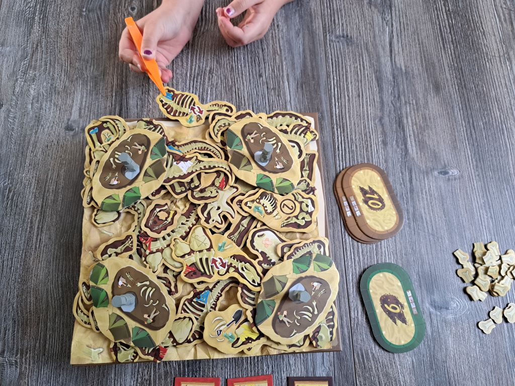 Mit ruhiger Hand kann die Ausgrabung starten!