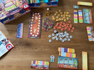 Auf dem Foto sieht man den Spielaufbau für zwei Personen.