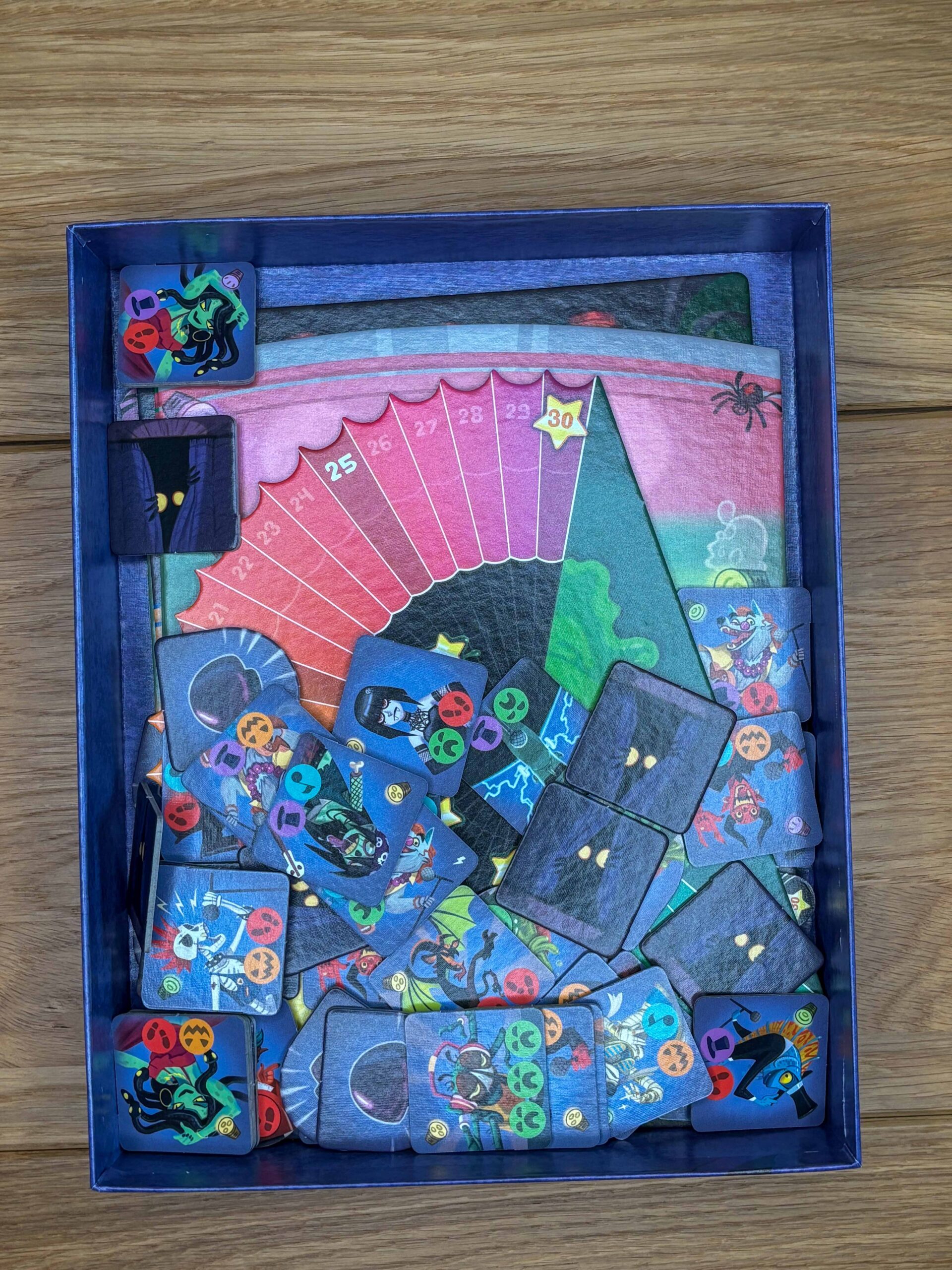 Ein fehlendes Inlay sorgt für Unordnung in der Schachtel