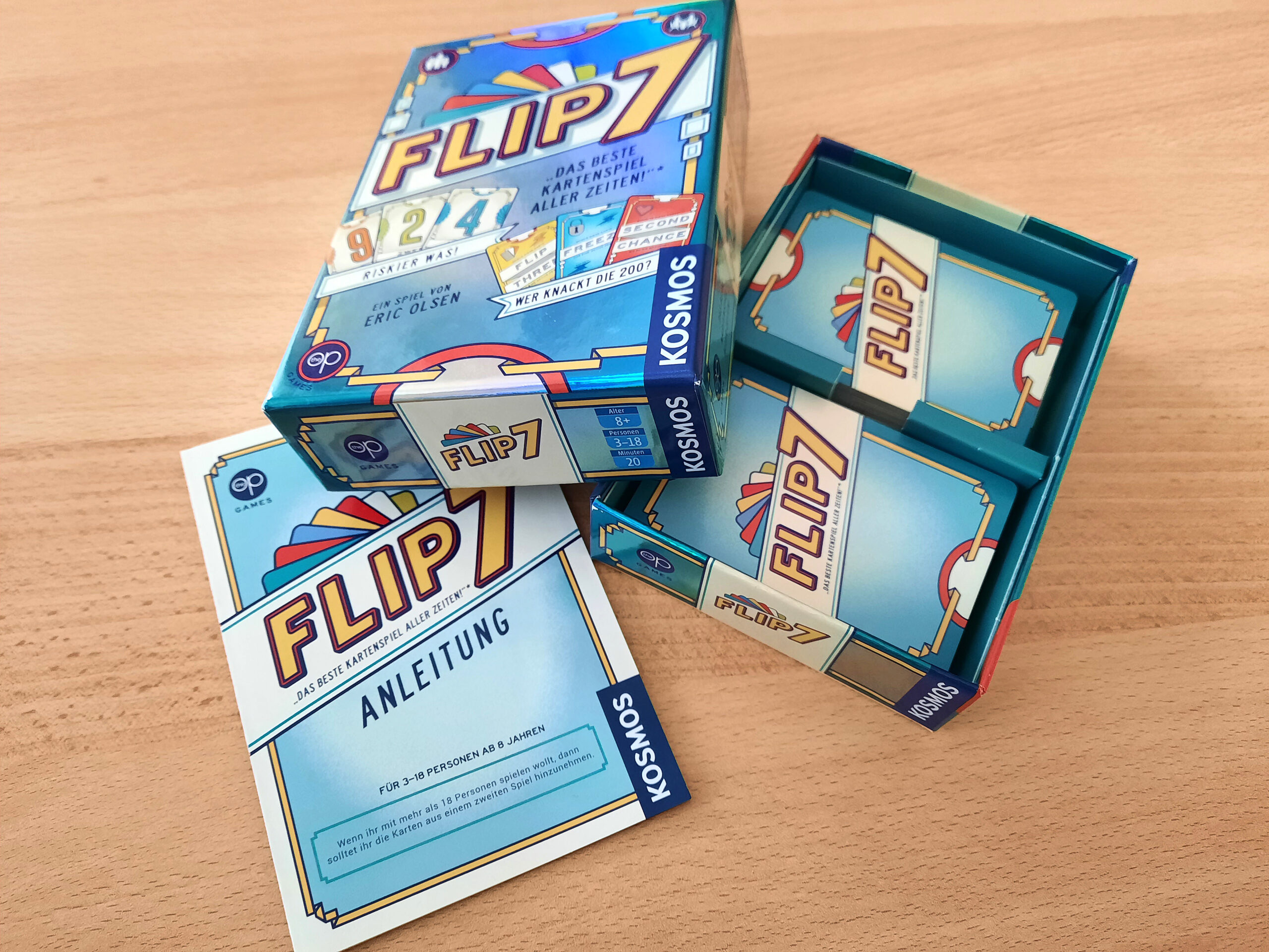 Flip 7: Geöffneter Spielkarton