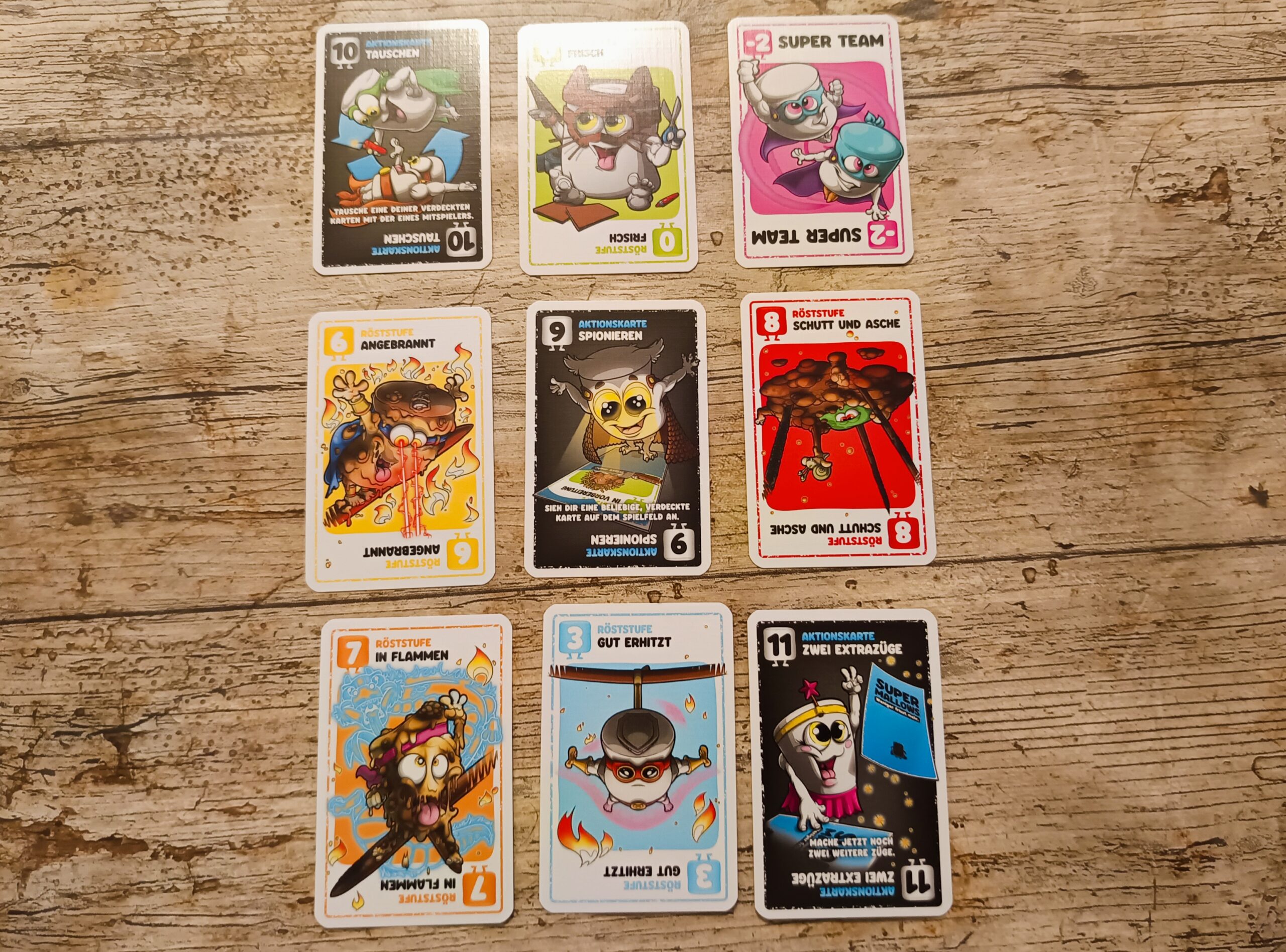 Auf den Karten sind lustige Grafiken über Mallows.