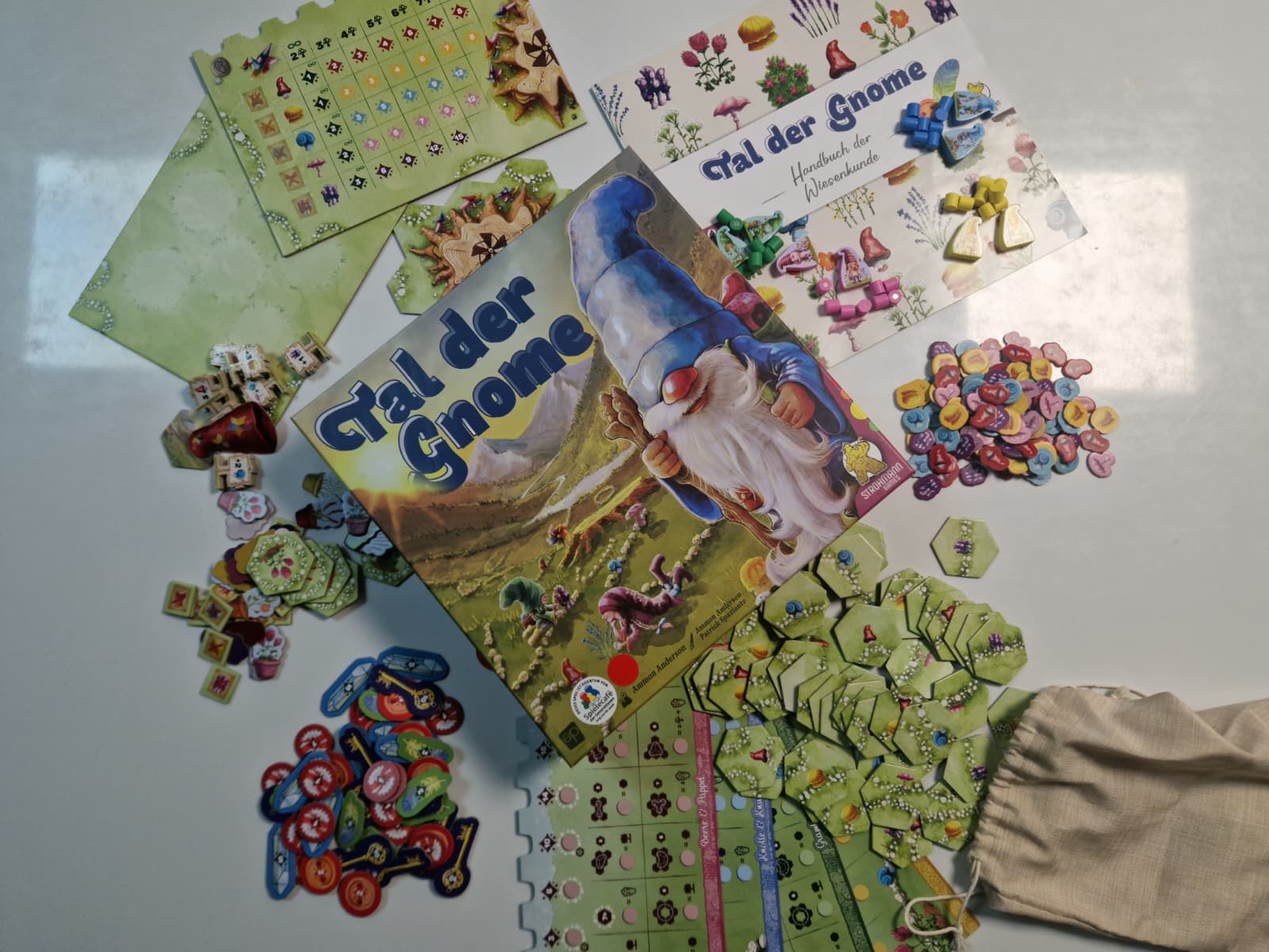 Tal der Gnome Cover mit Material