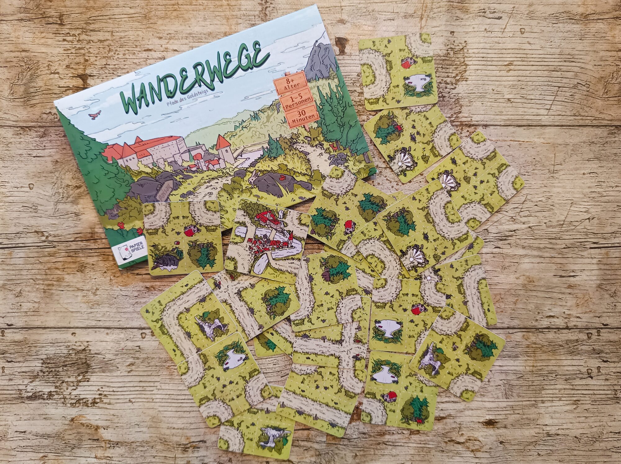 Wanderwege: In dem größeren Kuvert befinden sich 24 Kärtchen.