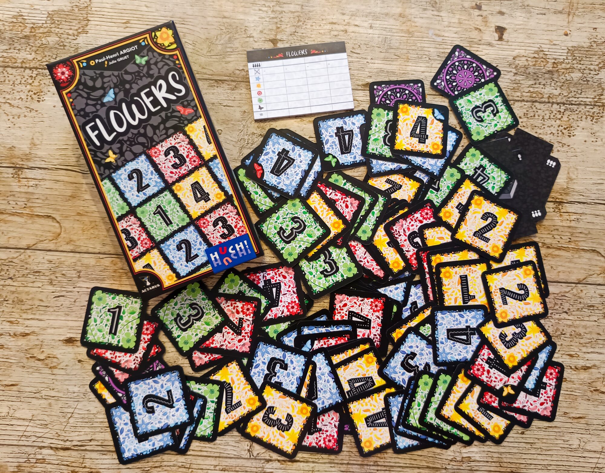 In der handlichen Spieleschachtel sind unsere Blumenkarten.