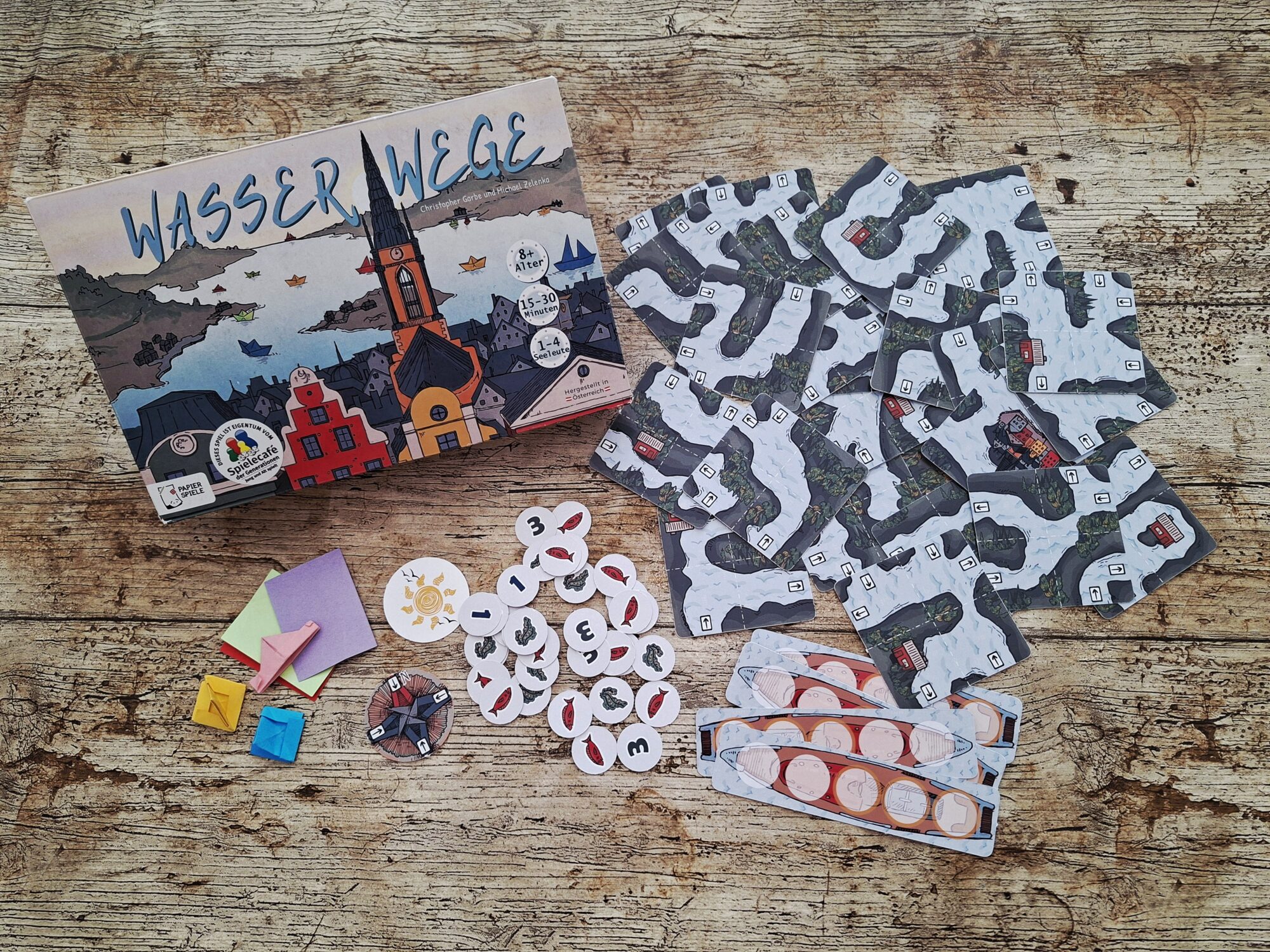 Spieleschachtel mit Inhalt.
