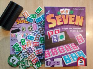 MySeven Schachtel und Spielmaterial